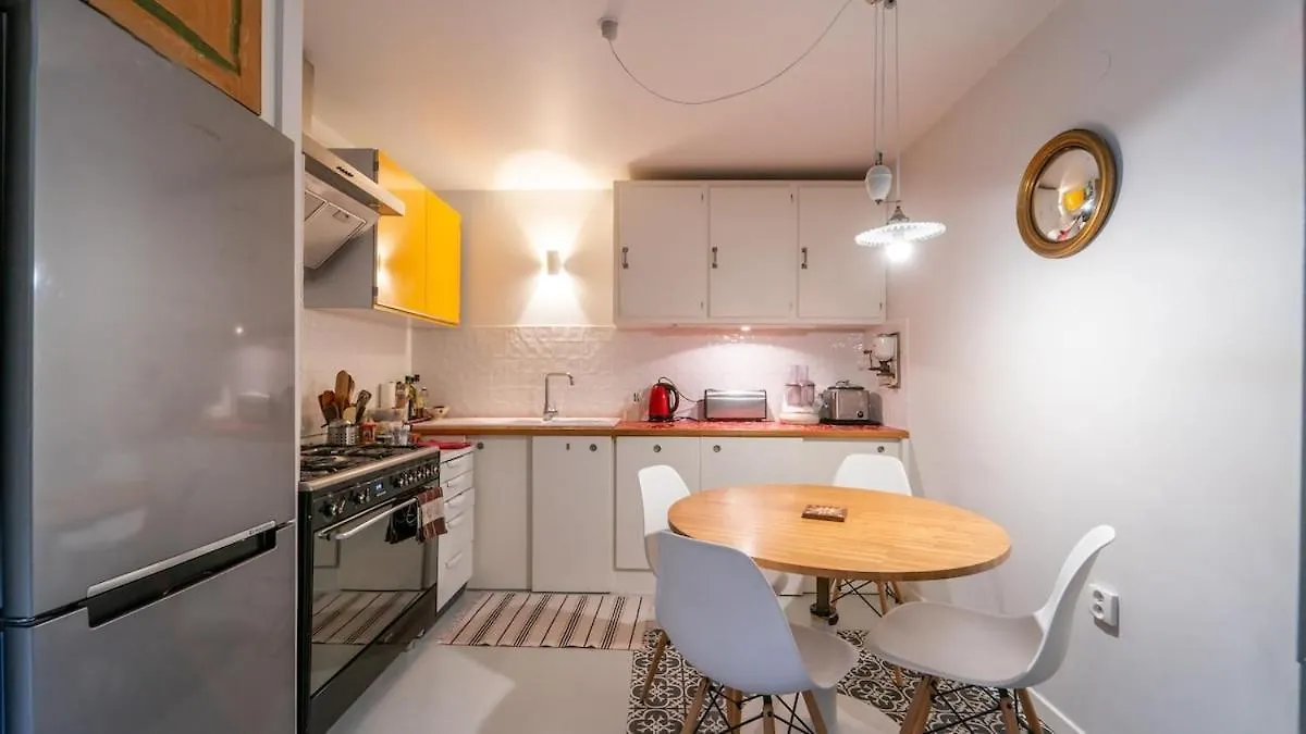Atypical & Cozy - Heart Of 11Th Arrondissement, Oberkampf Apartment Paris